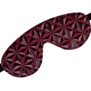 Маска на глаза из материала с 3d-эффектом